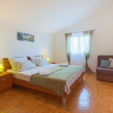 Apartments Mario Biograd Na Moru Bagian luar foto