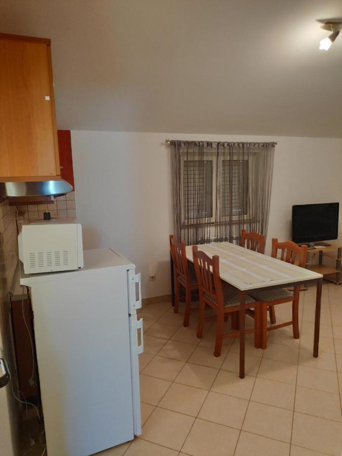 Apartments Mario Biograd Na Moru Bagian luar foto