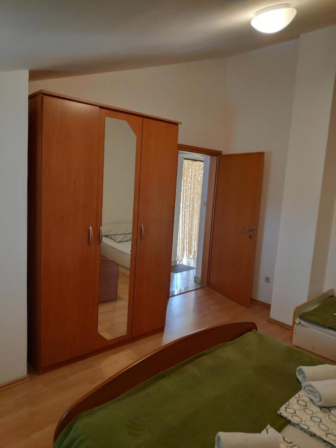 Apartments Mario Biograd Na Moru Bagian luar foto