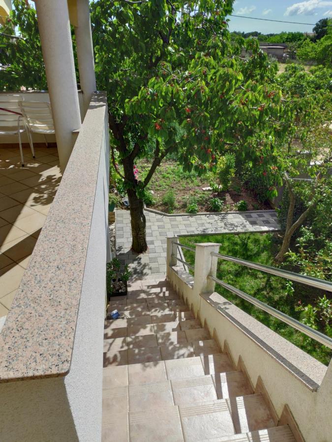Apartments Mario Biograd Na Moru Bagian luar foto