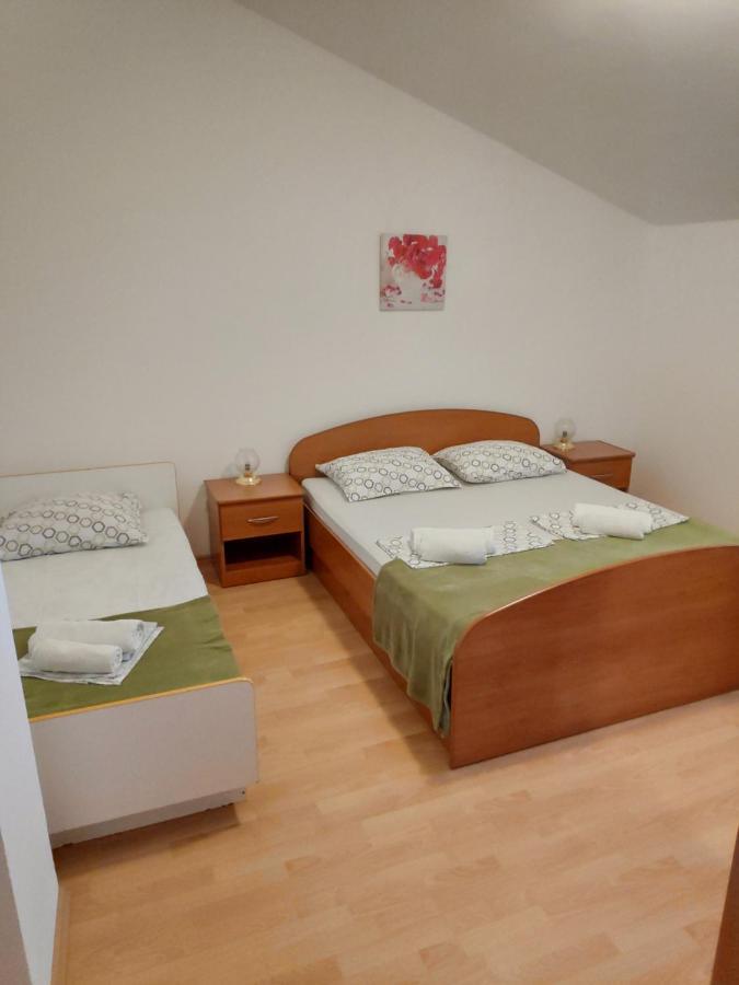Apartments Mario Biograd Na Moru Bagian luar foto