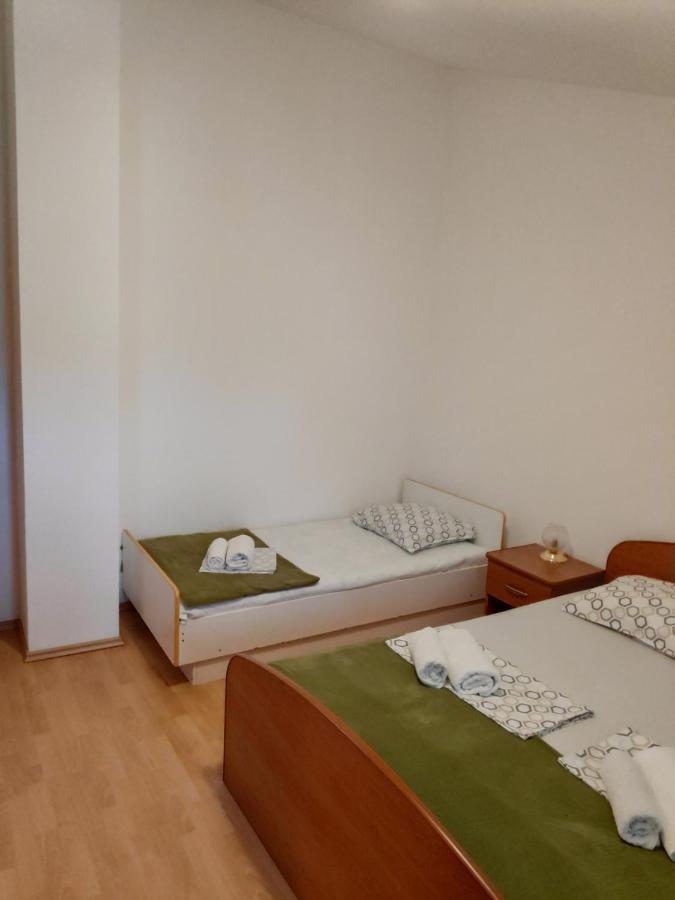 Apartments Mario Biograd Na Moru Bagian luar foto